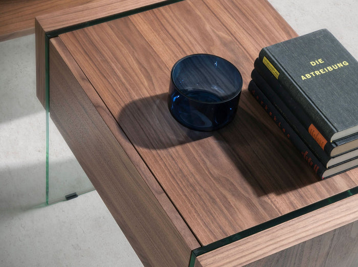 Comodino in noce e vetro temperato