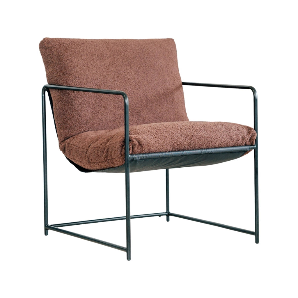 Poltrona Appare, Poltrona rivestita in tessuto bouclÒ©, Sedia imbottita, Seduta con braccioli in metallo, 61x67h75 cm, Marrone