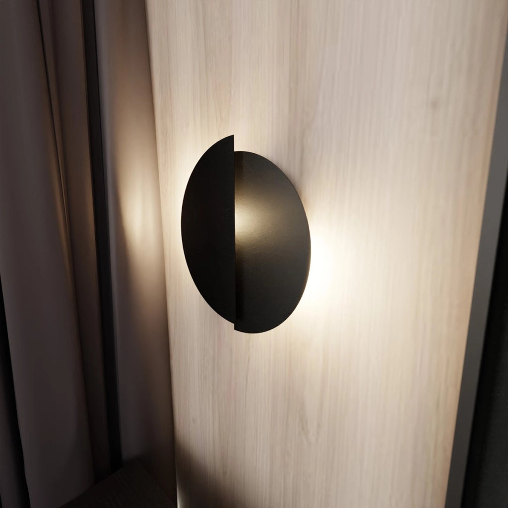Lampada a parete FORM in acciaio nero