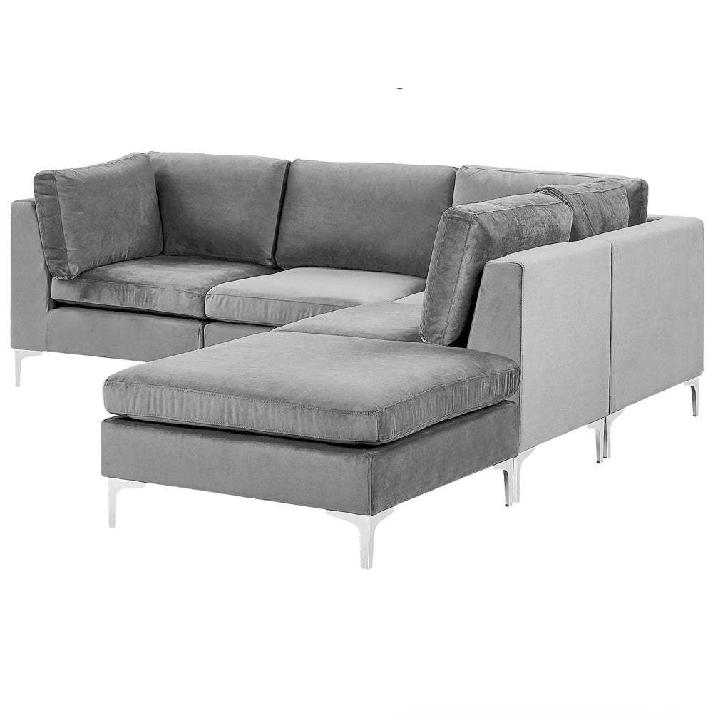Divano componibile ad angolo versione sinistra a 4 posti in velluto grigio con gambe in metallo argentato a forma di L ottomana Stile glamour