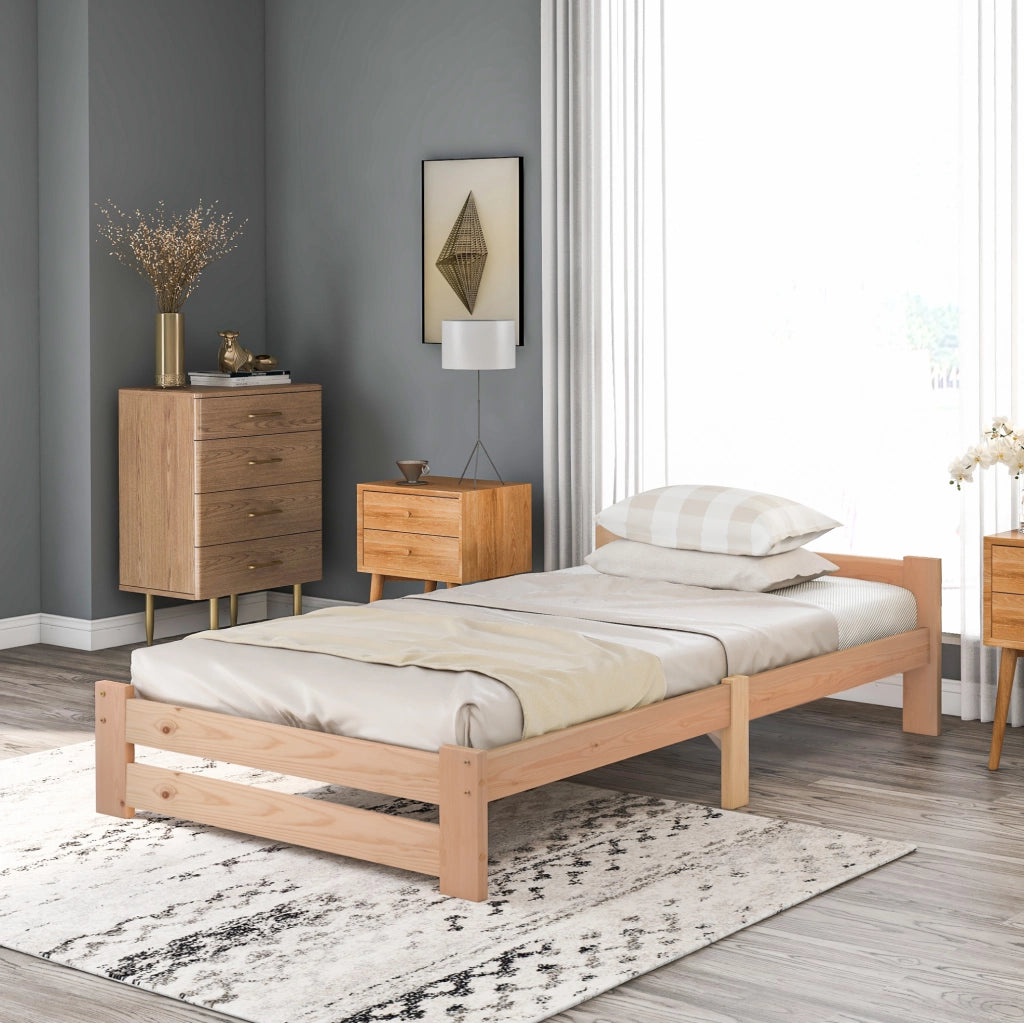 Letto singolo 90x200 cm in legno massello di pino; colore naturale