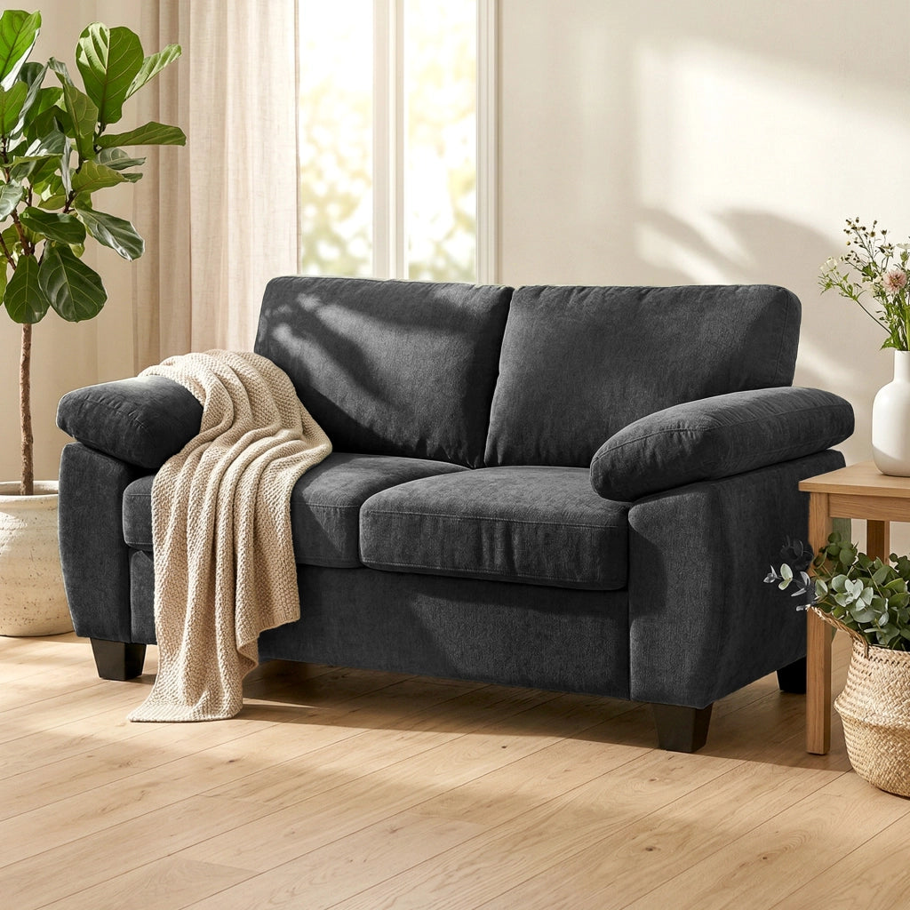 Divano 2 posti ¨C Xylo ¨C tessuto chenille grigio scuro con braccioli imbottiti larghi 156 cm