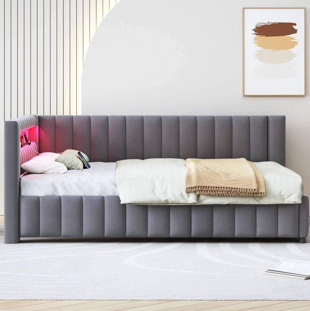 Divano letto 140x200 cm; design a L con LED e USB; velluto grigio (Senza materasso)