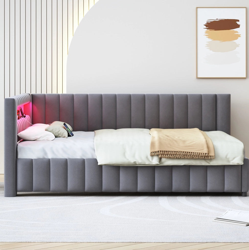 Divano letto 140x200 cm; design a L con LED e USB; velluto grigio (Senza materasso)