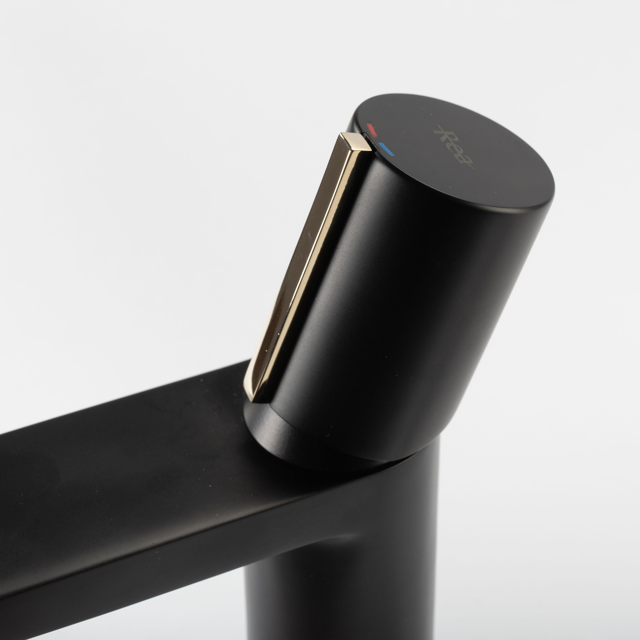 Rubinetto Da Lavabo Rea Icon Black Low