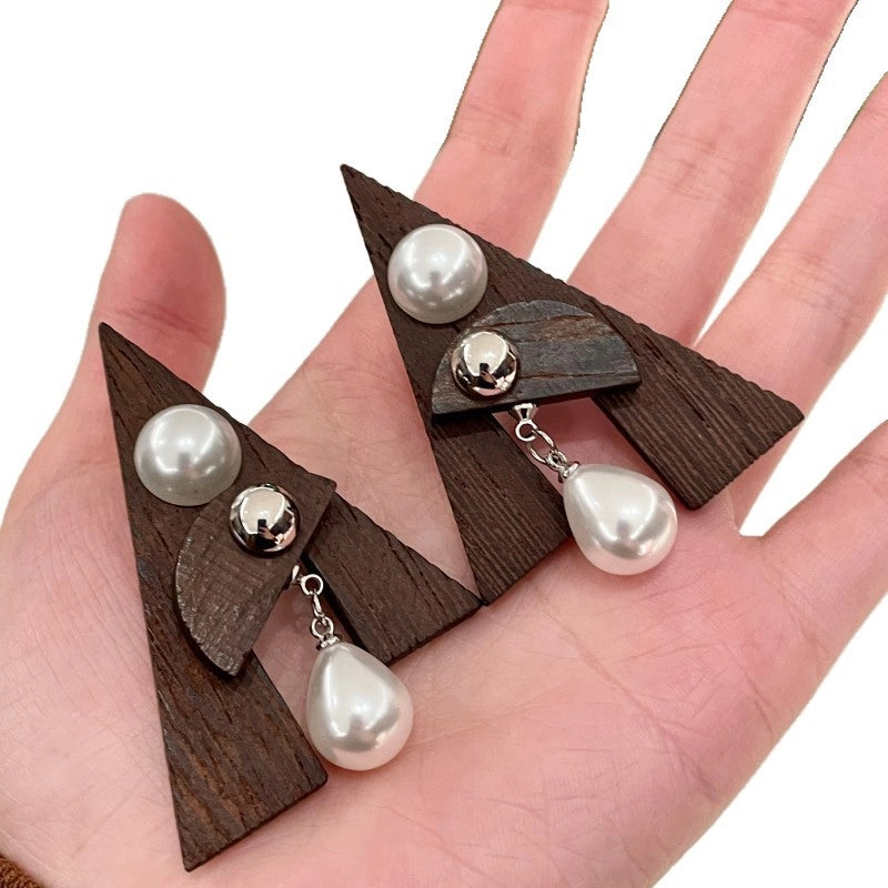Orecchini pendenti in legno geometrici a triangolo, stile retr¨° autunno/inverno.