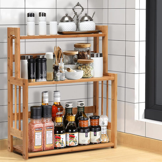 GIANTEX Portaspezie a 3 Ripiani in Bambù Naturale, Scaffale Condimenti, Portaoggetti Cucina, Mensola Spezie, Strato Inferiore Regolabile in Altezza