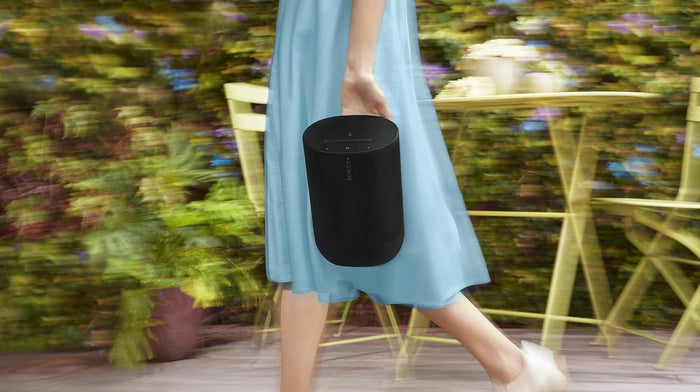 Sonos Move 2 | Speaker portatile wireless con Wi-Fi, Bluetooth, Amazon Alexa, 24 ore di autonomia della batteria, base di ricarica wireless - Nero