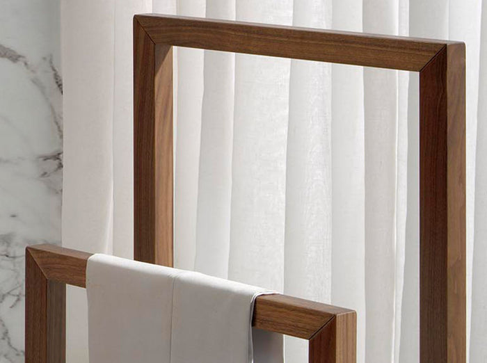 Comodino in legno di pino