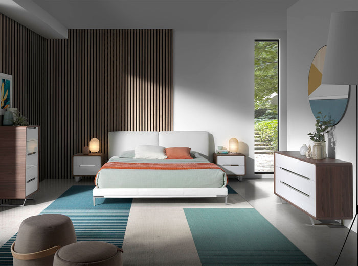 Chiffoniera in legno bianco, noce e acciaio cromato