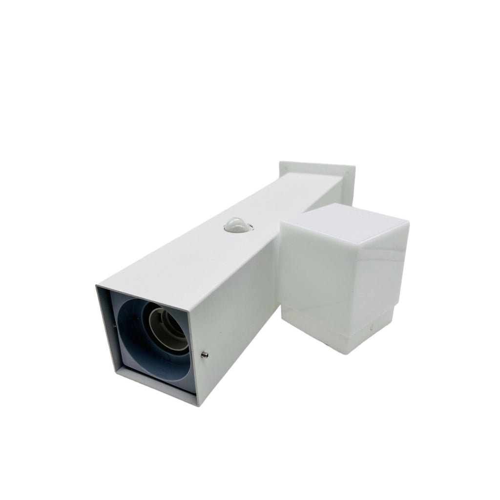 Lampione palo luminoso da giardino Bianco con attacco per lampadine E27 dotato di sensore movimento PIR