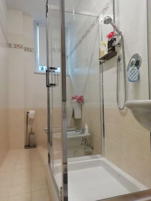 Box doccia Cristallo 6 mm 3 lati - Due Fissi piu' porta Saloon Trasparente - Misura: 65 x 110 x 65 x190h