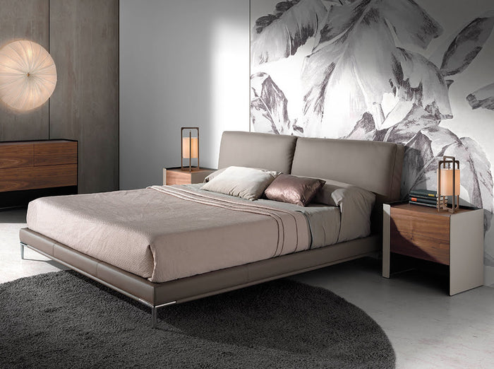 Comodino 50x38x51 cm in legno di noce e pelle riciclata