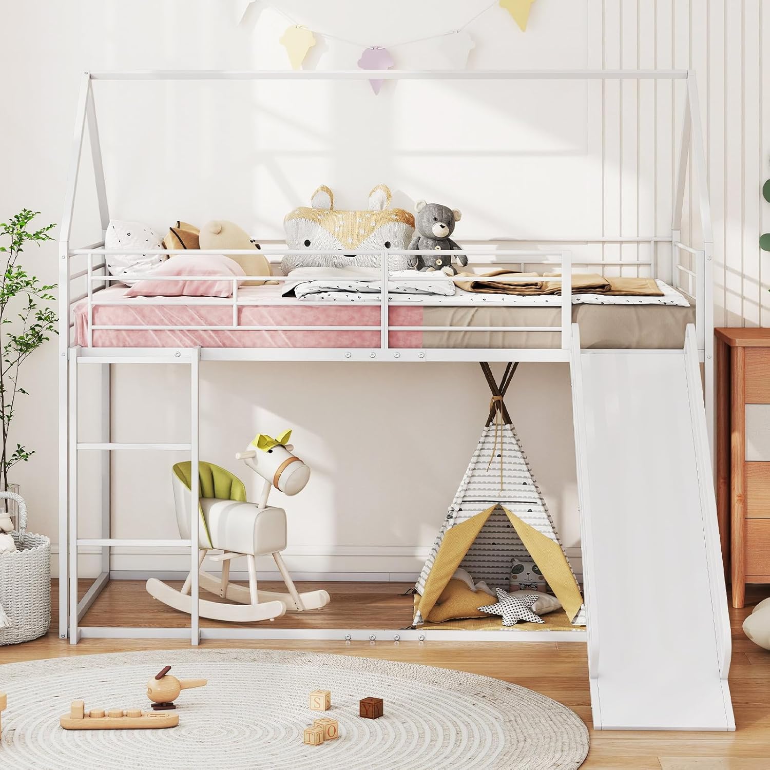 Letto a Castello per Bambini 90x200 cm, Letto Montessori con Scivolo Scala, Struttura in Metallo e Sponda di Sicurezza, Forma di Casa, senza Bisogno di Rete a Molle, Portata 110 kg (Bianco)