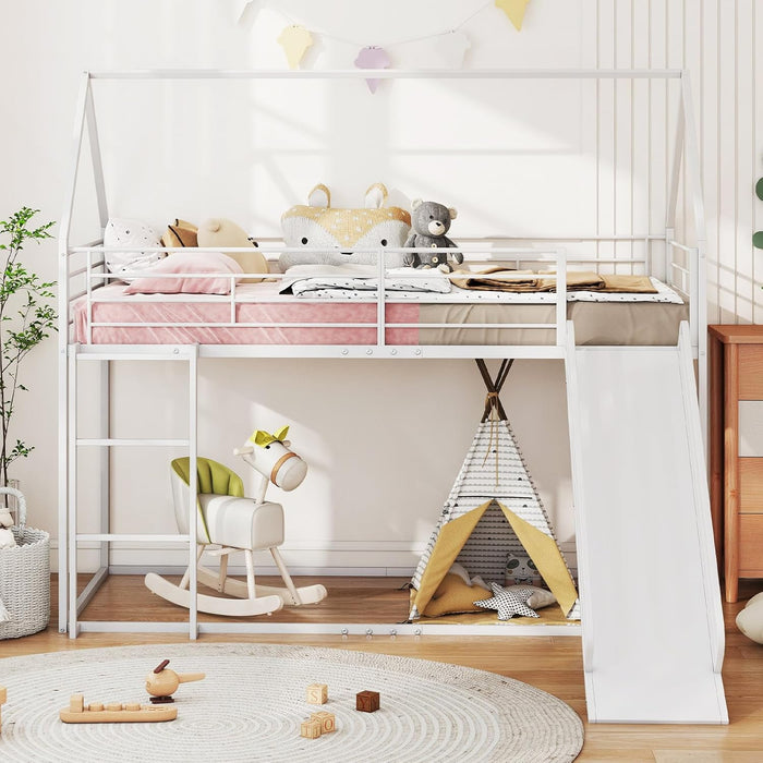 Letto a Castello per Bambini 90x200 cm, Letto Montessori con Scivolo Scala, Struttura in Metallo e Sponda di Sicurezza, Forma di Casa, senza Bisogno di Rete a Molle, Portata 110 kg (Bianco)