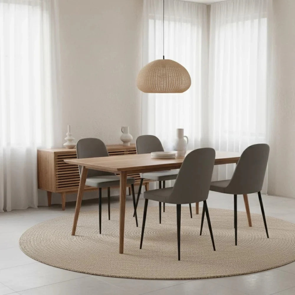 Set di 4 sedie da pranzo imbottite in tessuto soft touch effetto velluto grigio chiaro Gaelia con struttura in metallo facili da pulire | Duzzle
