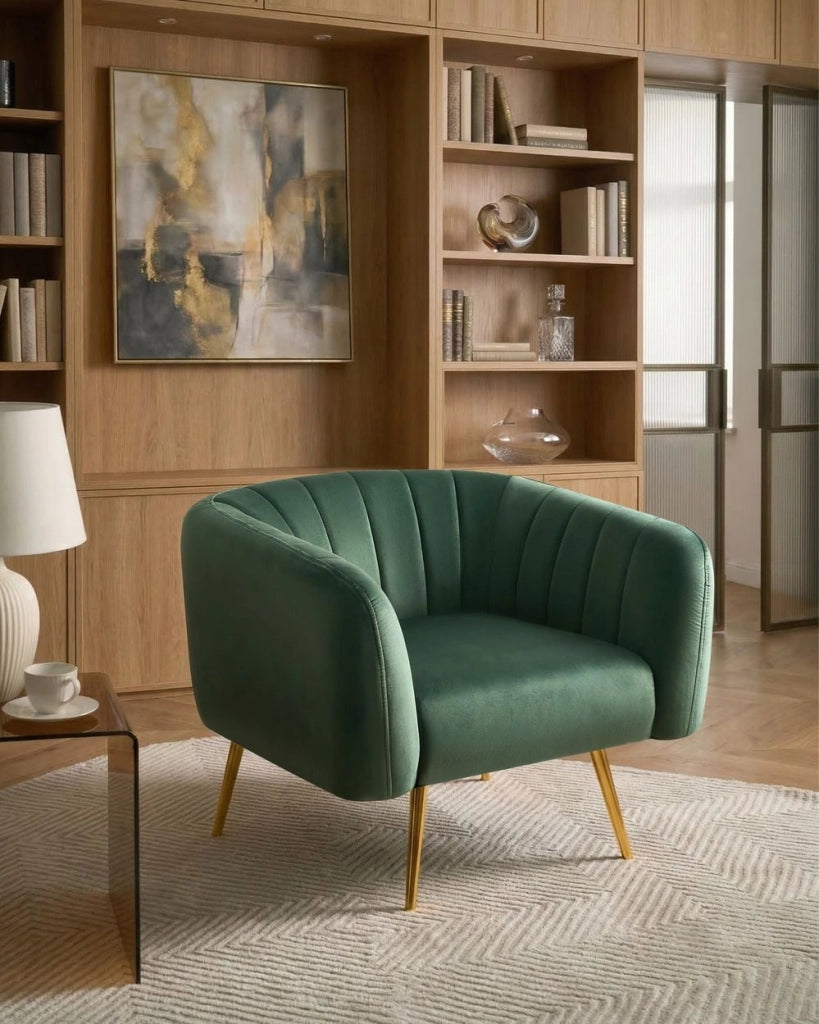 Poltrona Velluto Verde Struttura In Metallo Dorato Con Schienale Tondo Stile Glam