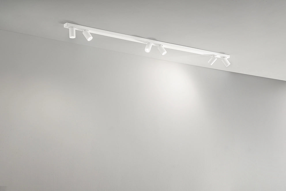 Plafoniera 10S48175 B in metallo verniciato bianco opaco, 6 luci orientabili GU10, design moderno ed essenziale per illuminazione indoor - Perenz