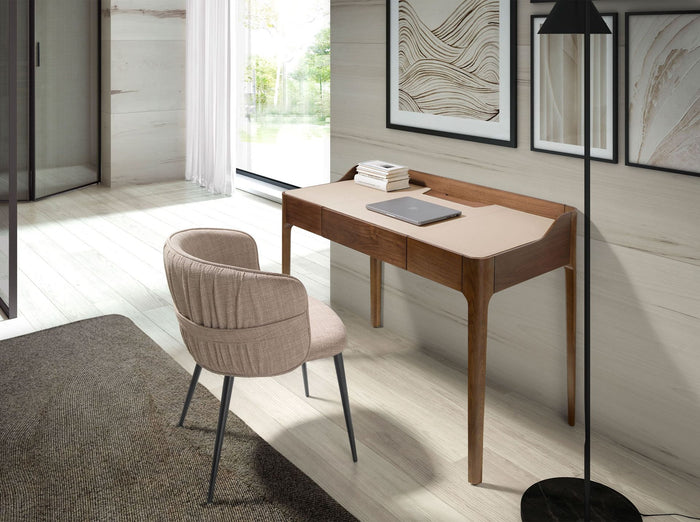 Scrivania con piano in similpelle e noce