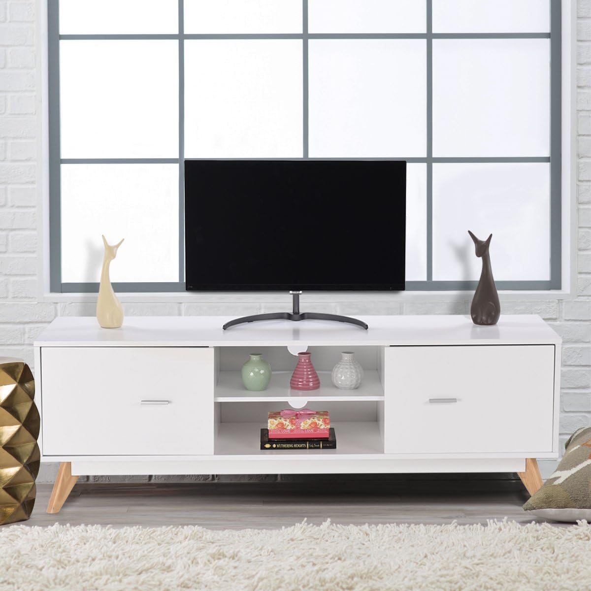 Mobile per TV da 60”, Mobile Porta TV Moderno con Ripiani, 2 Scomparti, 2 Ante, Fori Passacavi e Piedi in Legno Massello, Tavolo per Soggiorno e Camera da Letto, 140 x 40 x 48 cm, Bianco