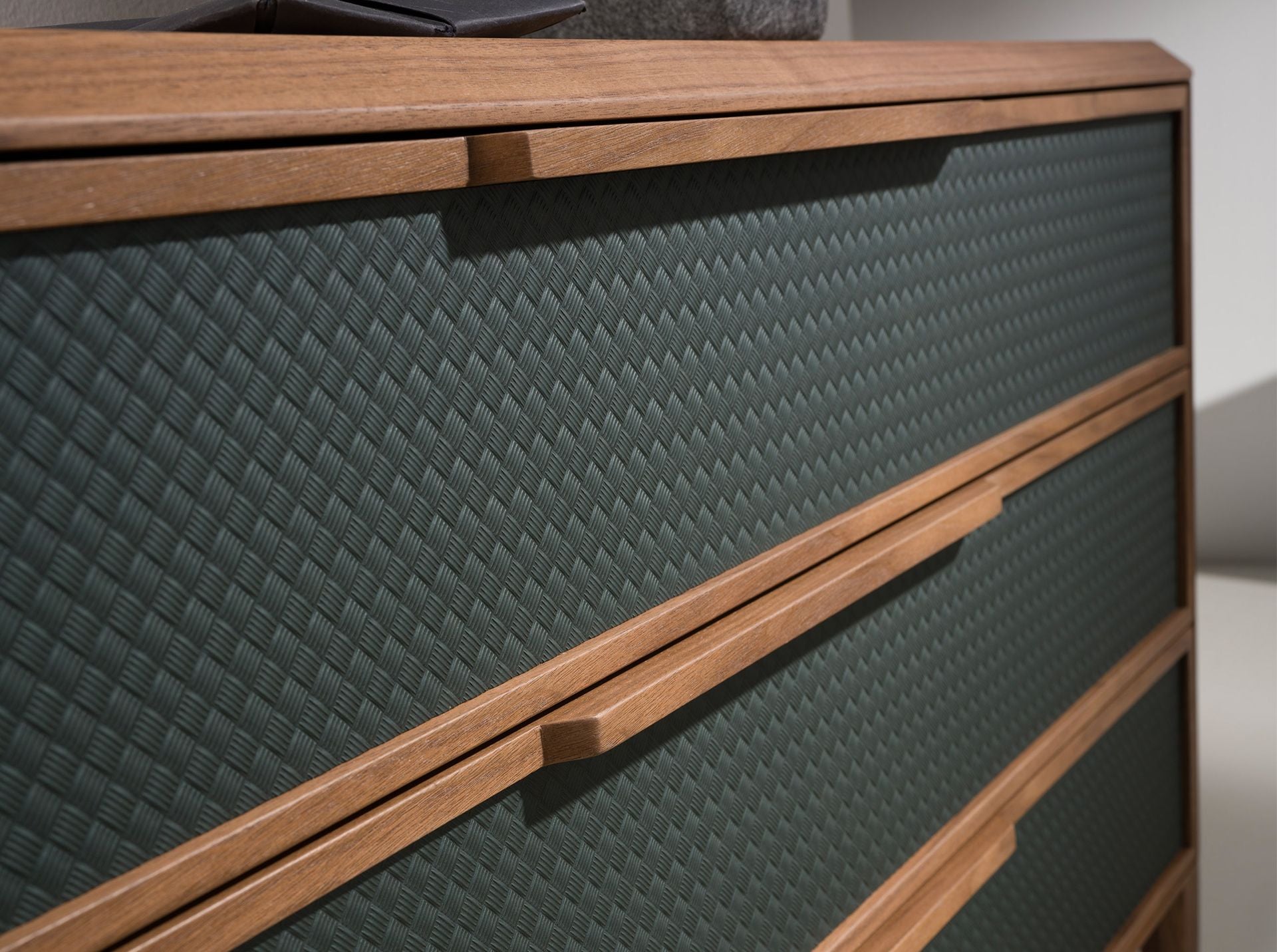 Cassettiera in pvc verde scuro e noce