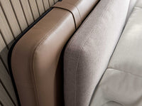 Letto in similpelle visone e tessuto grigio