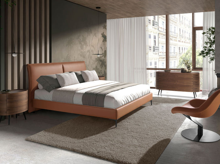 Letto in similpelle marrone