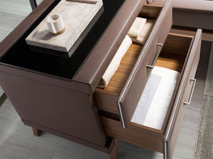 Comodino in similpelle, noce con piano in vetro nero