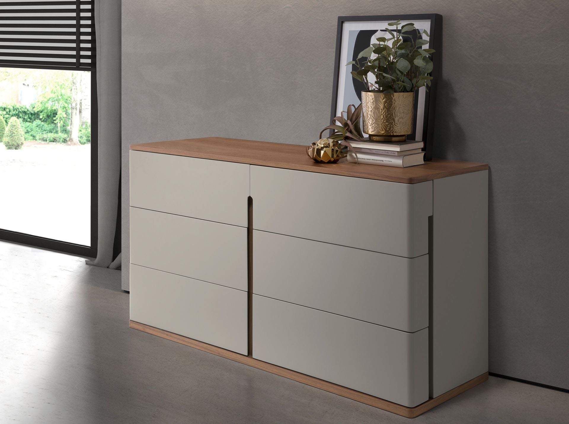 Cassettiera in legno grigio e noce