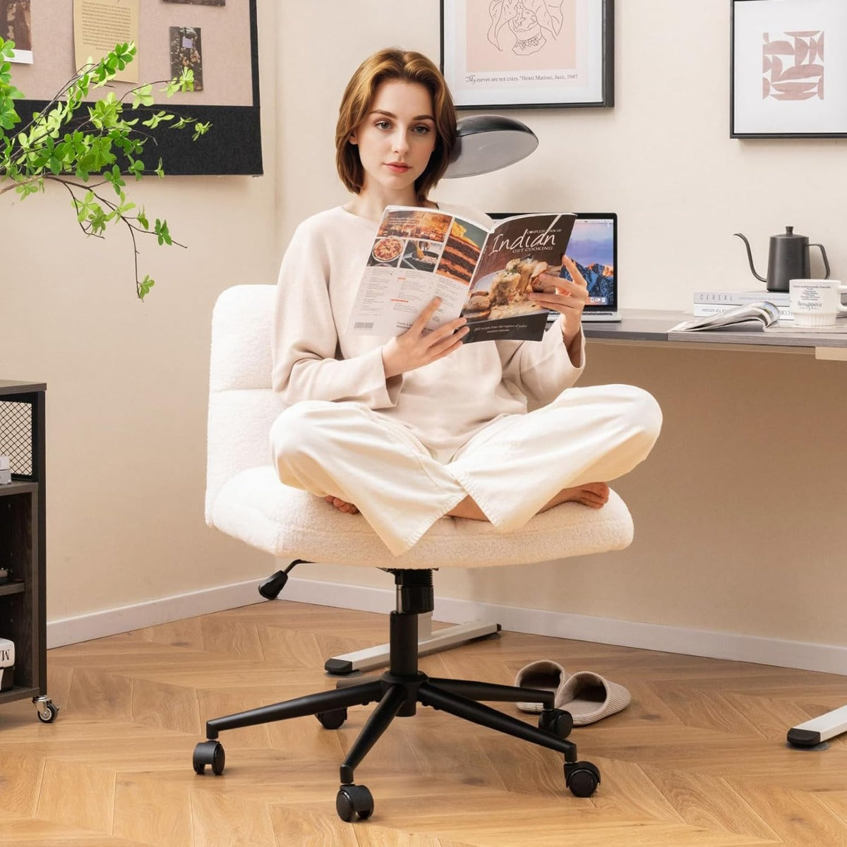 Sedia girevole a gambe incrociate con 5 ruote, Sedia da ufficio casa regolabile in altezza Beige-Sedie e poltrone