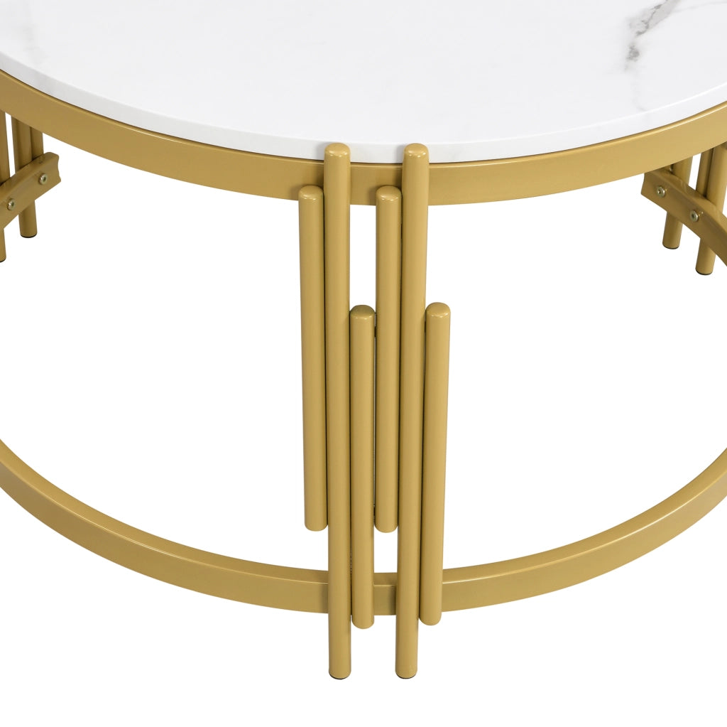 Set di 2 tavolini da caffè rotondi impilabili effetto marmo; MDF e metallo; bianco e ottone anticato