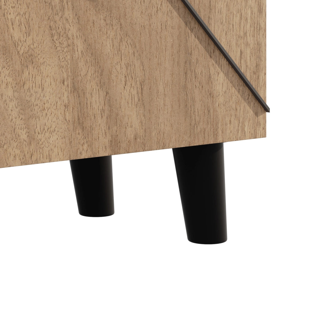 Scarpiera con ante chiuse e ripiano superiore; motivo rattan decorativo in pannello truciolare naturale