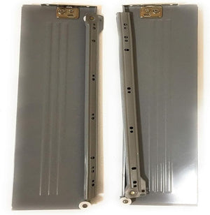 Binari cassetti, in metallo verniciato argento H 12 cm misura 50 cm, venduto a coppia.