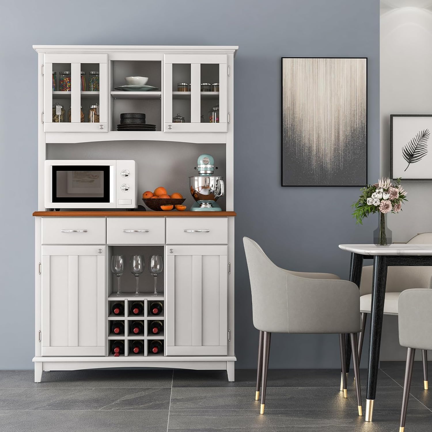 Credenza da Cucina, Armadietto Dispensa da Cucina Alto con Ante in Vetro Temperato, Portabottiglie, Ripiani Regolabili, Mobile Moderno per Cucina con 3 Cassetti e Ripiani Aperti (Bianco)