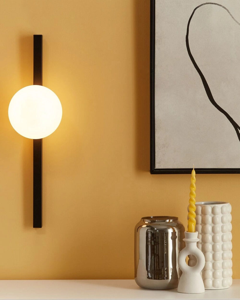 Lampada da parete paralume in vetro base nera in ferro stile moderno contemporaneo camera da letto
