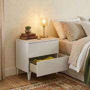 Comodino Armageddo, Comodino a 2 cassetti, Tavolino da notte, ComÒ² basso per camera da letto, cm 50x34h49, Bianco lucido