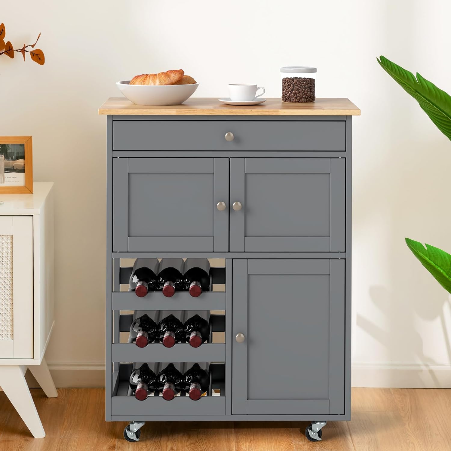 Carrello da Cucina, con Portabottiglie Tre Ante e Ruote, Credenza Cucina in Legno di Pino e MDF, Ideale per Soggiorno e Cucina, 67 x 37 x 86 cm（Grigio）