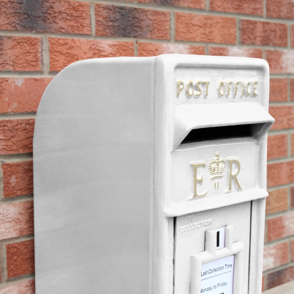 Cassetta Postale per le Lettere in Stile Britannico Inglese in Ghisa da Esterno Bocchetta Lettere Standard UK - con Piedistallo - Bianco