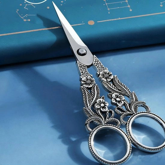 Serra con Design Vintage e Alta Affilatura - Acciaio Inox - Taglio per Mano e Carta - Progetto Unico - Risparmio di Fatica