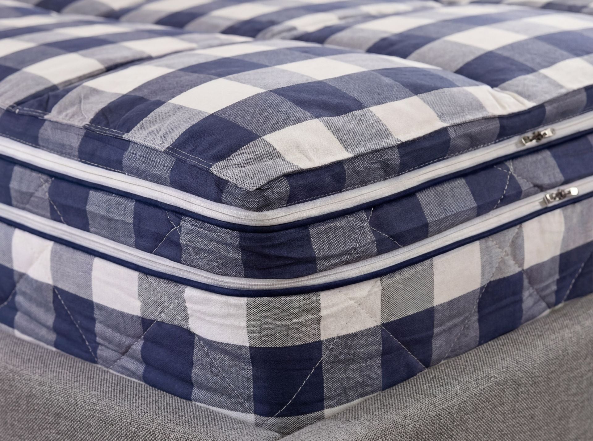 Materasso ibrido in lattice naturale con mini molle insacchettate Cooltex 180x200