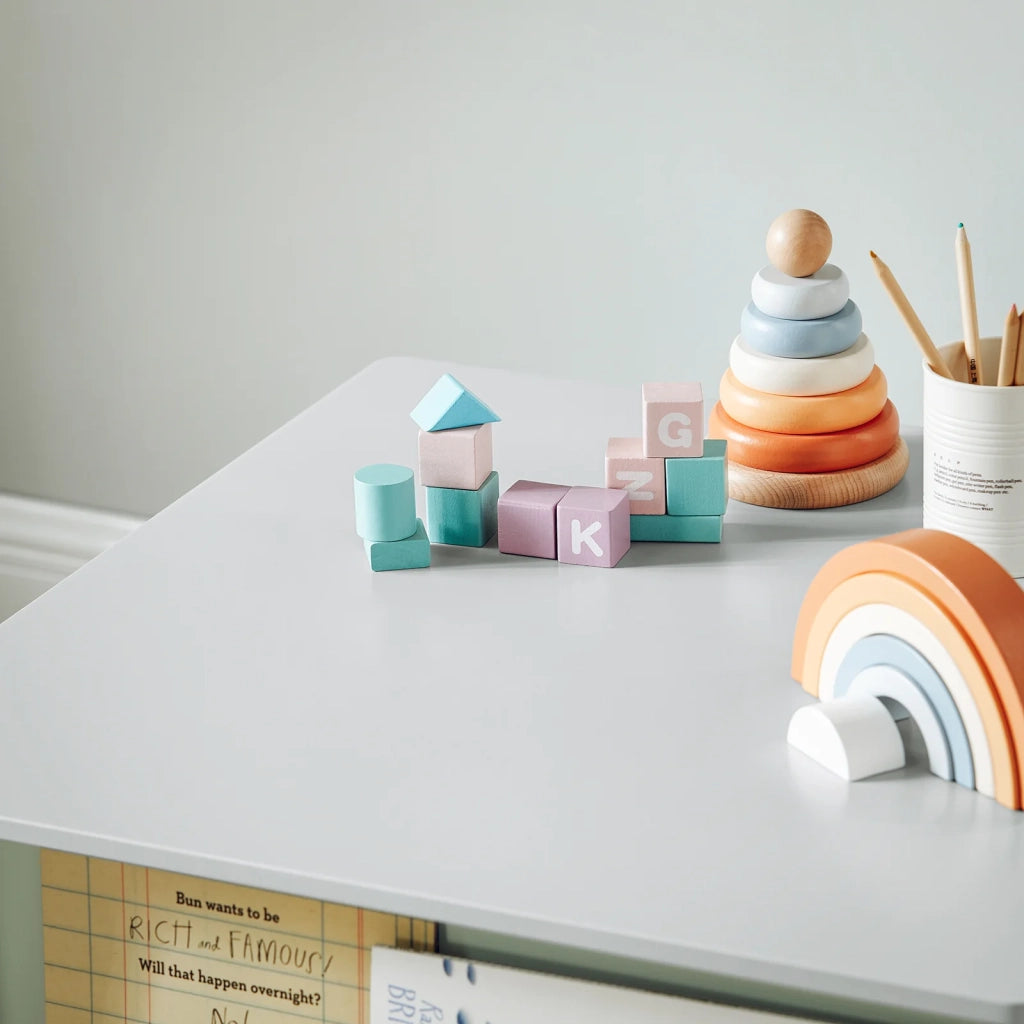 Tavolo Per Bambini Con 2 Sedie, Set Tavolo E 2 Sedie Per Bambini, Scrivania Per Bambini Con 2 Ripiani Laterali Per Libri Grigio Chiaro E Verde, KMB88-HG SoBuy