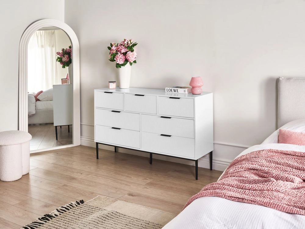 Cassettiera moderna MDF 7 cassetti Gambe in metallo Bianco stile moderno
