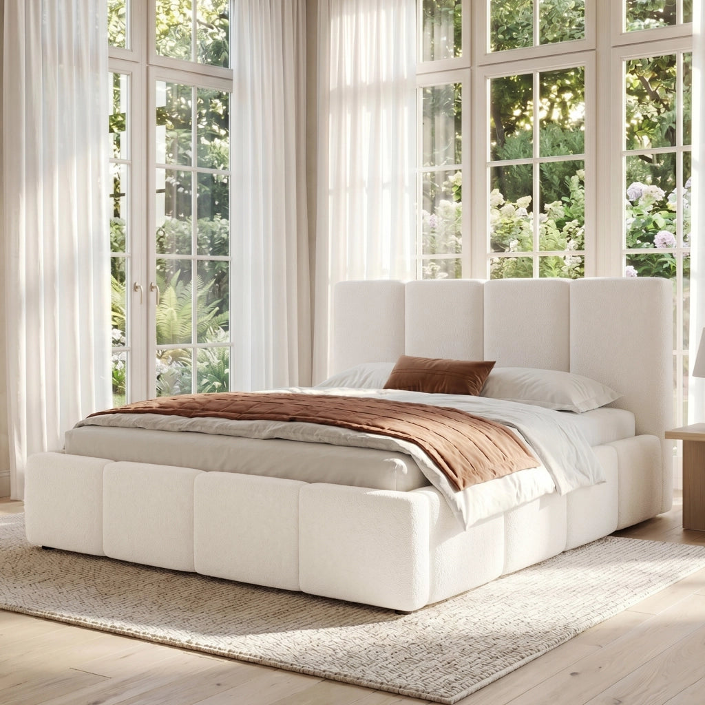 Letto matrimoniale 160 × 200 cm con testiera imbottita e struttura a incasso, senza materasso, in bouclé beige