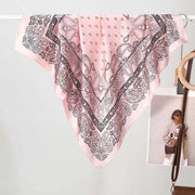 Eleganti e trendy sciarpe di seta da donna, realizzate in pura seta.