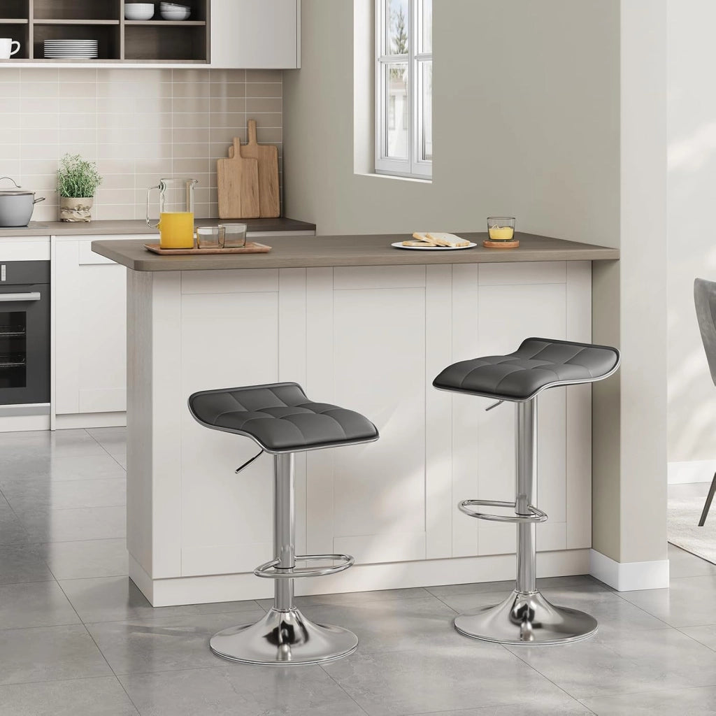 Sgabello da Cucina/Bar, Sedia da Bancone con Poggiapiedi, Altezza Regolabile, Girevole a 360°, Rivestimento in PU, Struttura in Metallo, per Cucina, Soggiorno, Bar, Caffè, Grigio