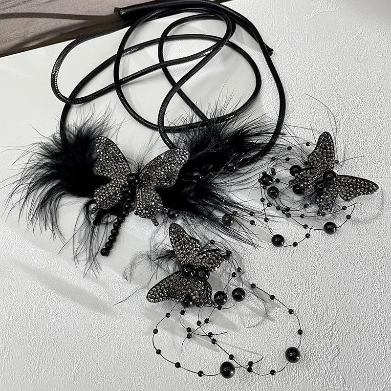 Collana e orecchini fatti a mano con farfalla nera, diamanti e perle, regalo di Natale o compleanno.