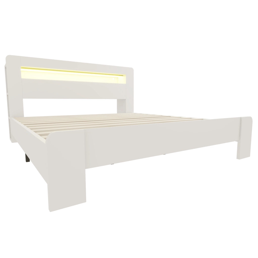 Letto matrimoniale 180x200 cm in legno bianco con testiera portaoggetti; LED e prese integrate