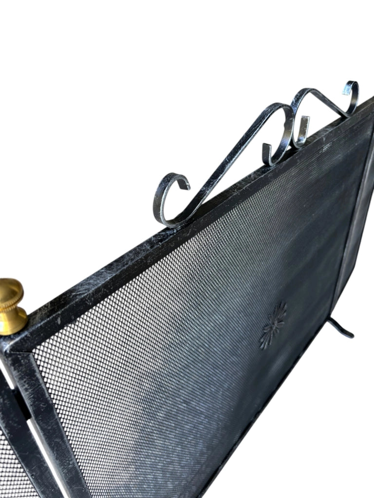 Parascintille per Camino/Caminetto, 3 Ante Richiudibili in Ferro Battuto con Pomelli in Ottone, Made in Italy (70 cm + (21 cm x 2 Antine) 60 cm H)