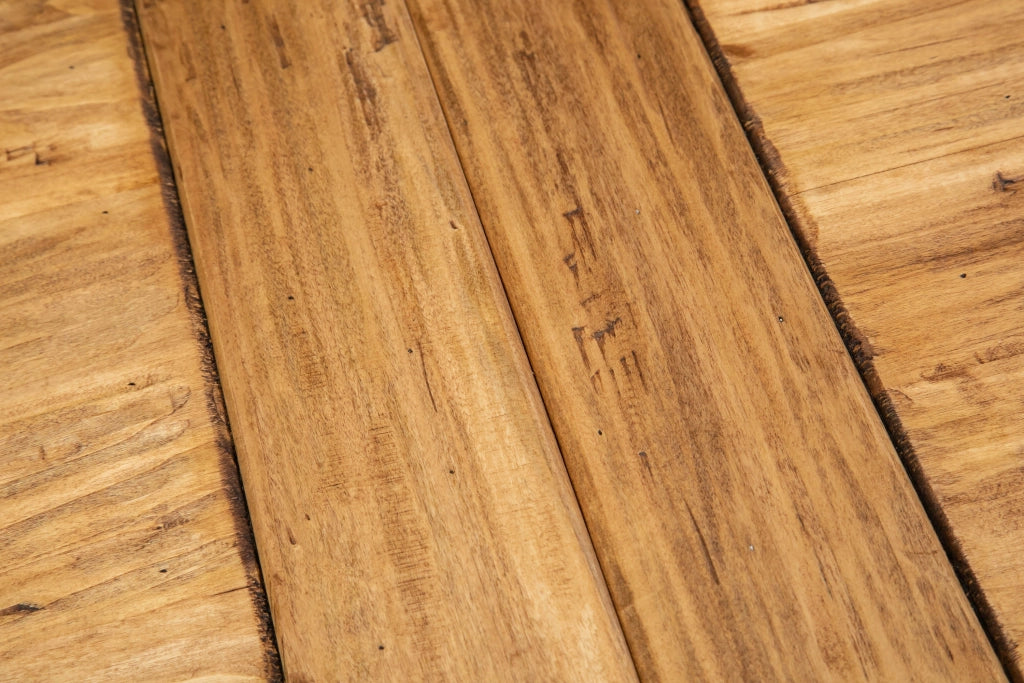 Biscottini Tavolo allungabile Country legno massello di tiglio con struttura bianca anticata piano naturale. Made in Italy