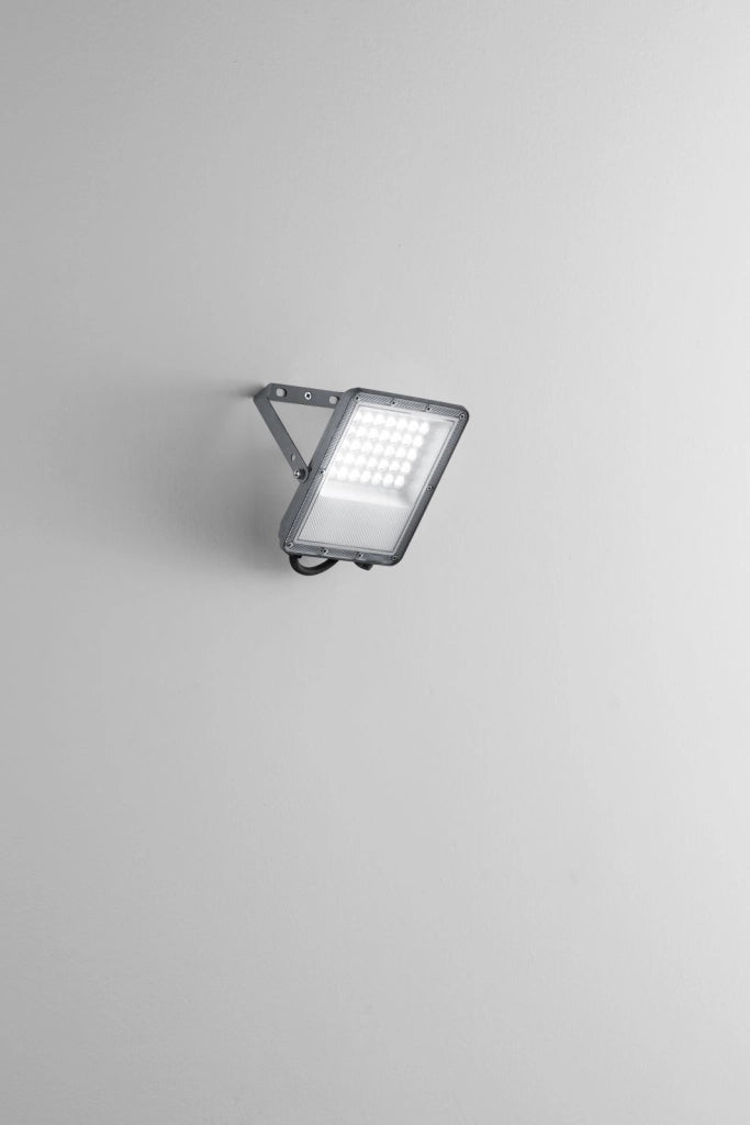 PROIETTORE LED 30W 3000LM CCT 3000K / 4000K / 6500KSILVER IP65 14,9X20,5CM